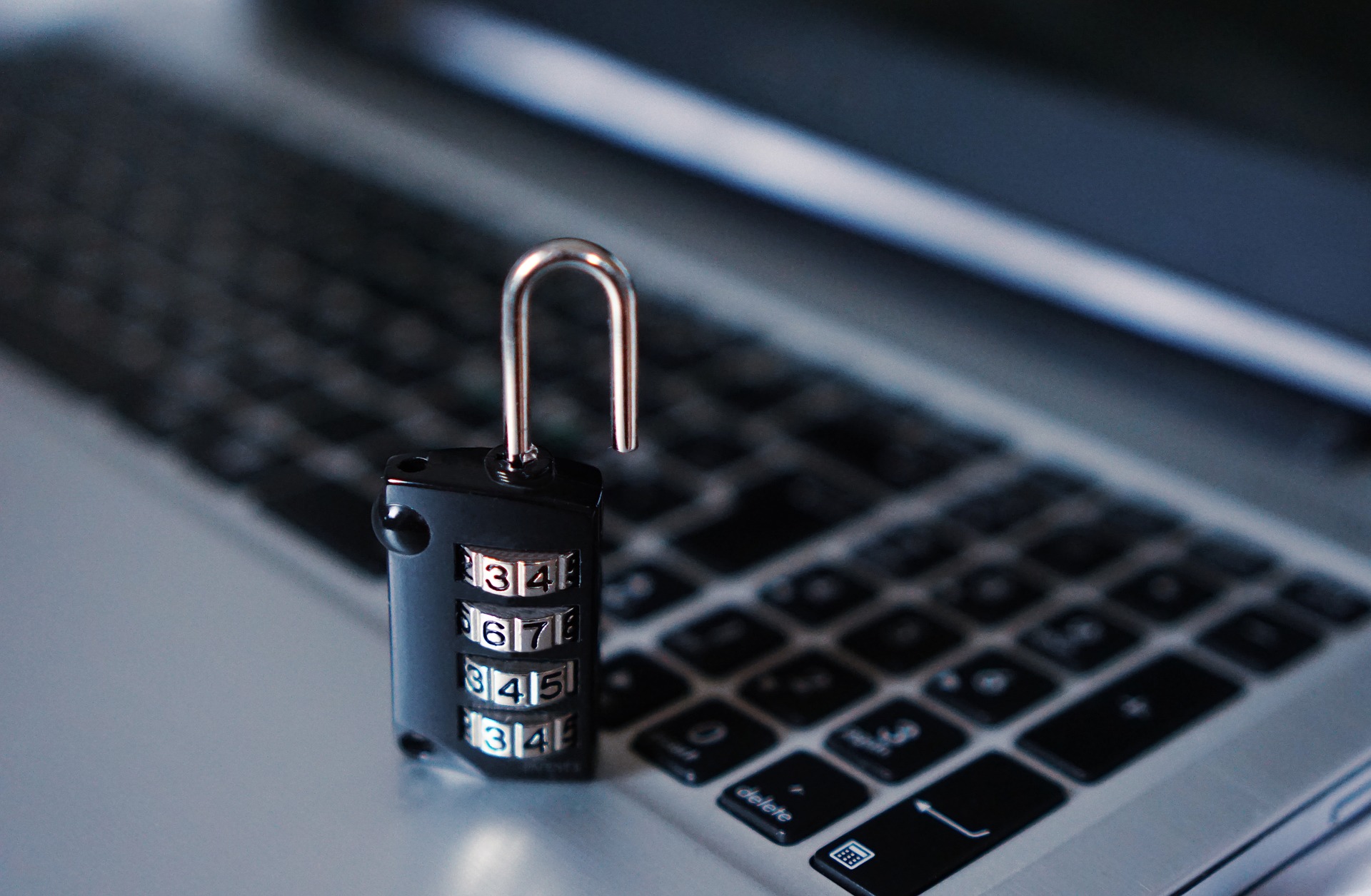 cybersecurity securitate cibernetica parola protectie parola internet hacker hacking